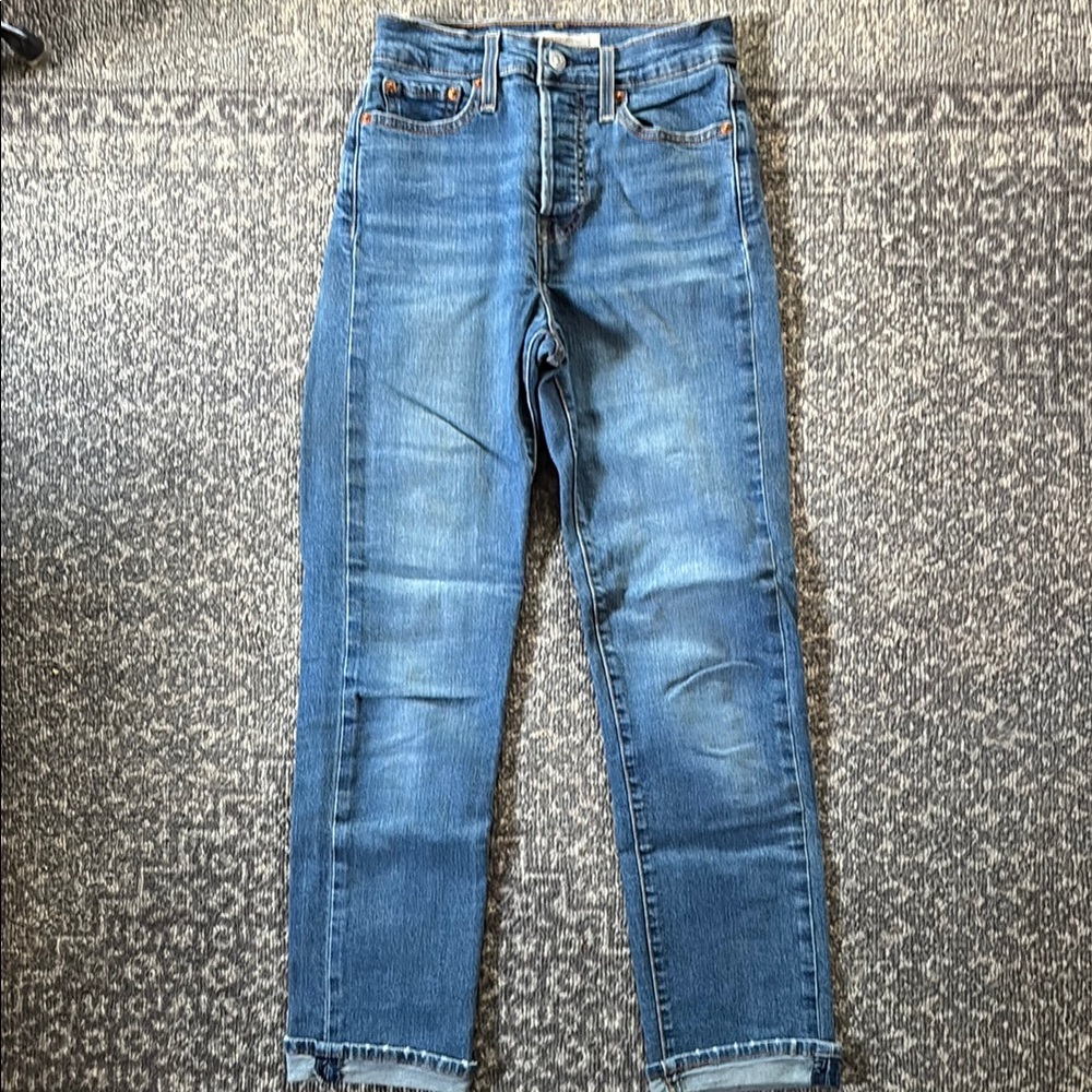 Levi's Wedgie Straight 25 Medium Wash Buttonfly
